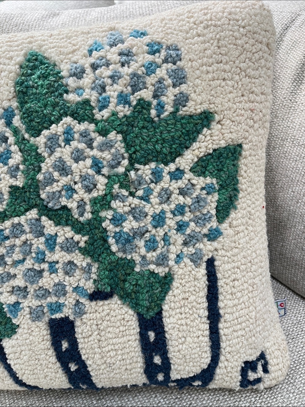 Chandler 4 Corners Laura Megroz Hydrangeas Tote Hand-Hooked Wool Pillow 18” - Picture 3 of 9